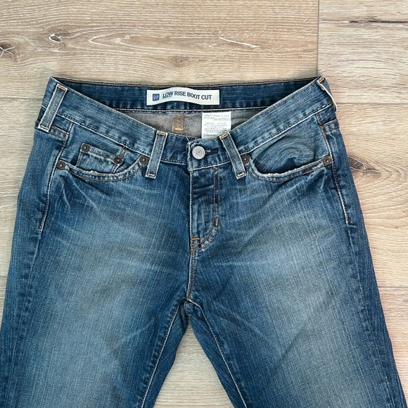 GAP Low Rise Boot Cut Women's Jeans - Picture 3 of 10